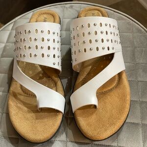 Array white leather sandles